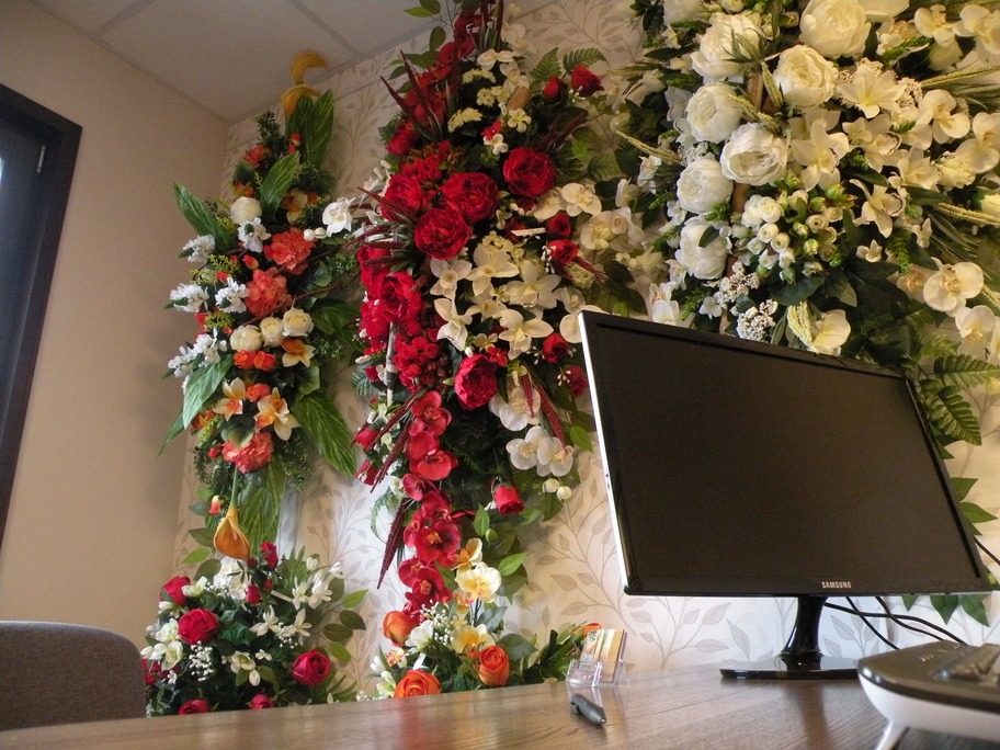 bureau decorer avec des bouquets